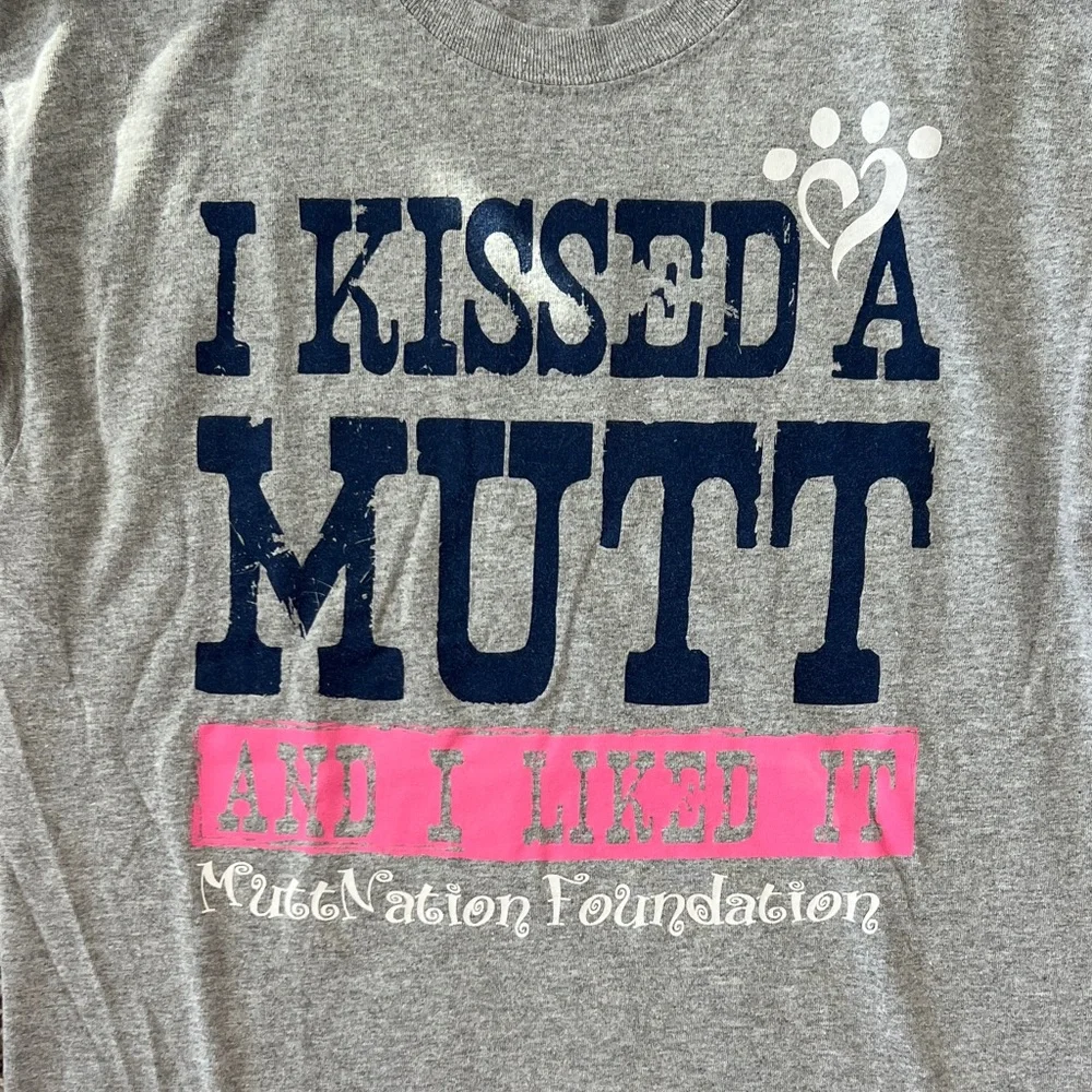 Miranda Lambert’s Mutt Nation Foundation Tee “I Kissed a Mutt and I Liked It” - Picture 2 of 7